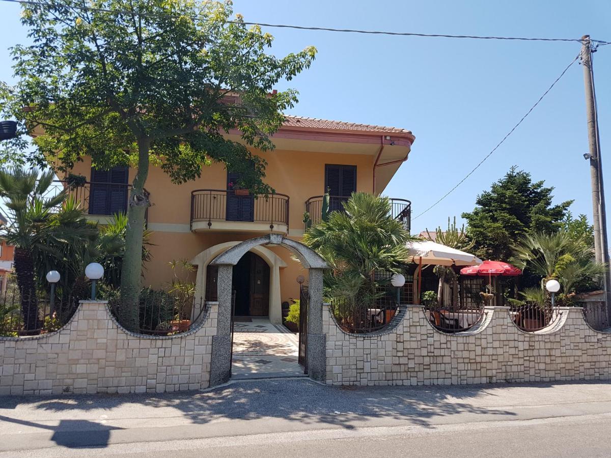 Hotel Nautilus Nicotera Exterior photo