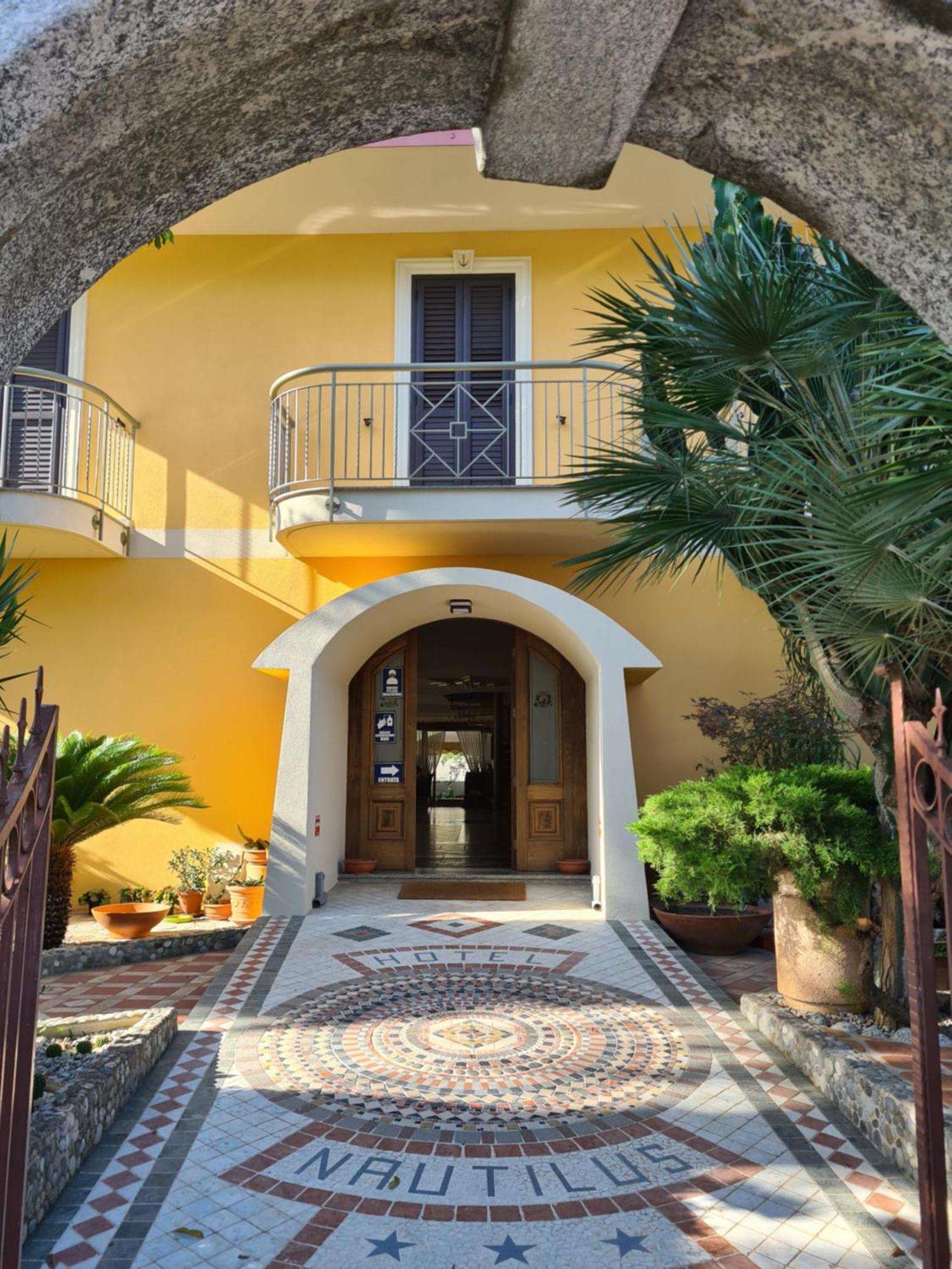 Hotel Nautilus Nicotera Exterior photo